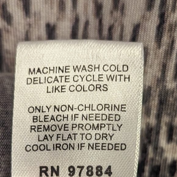 EUC TART black white grey gradient deep V neck long sleeve top back cut out - Picture 12 of 12